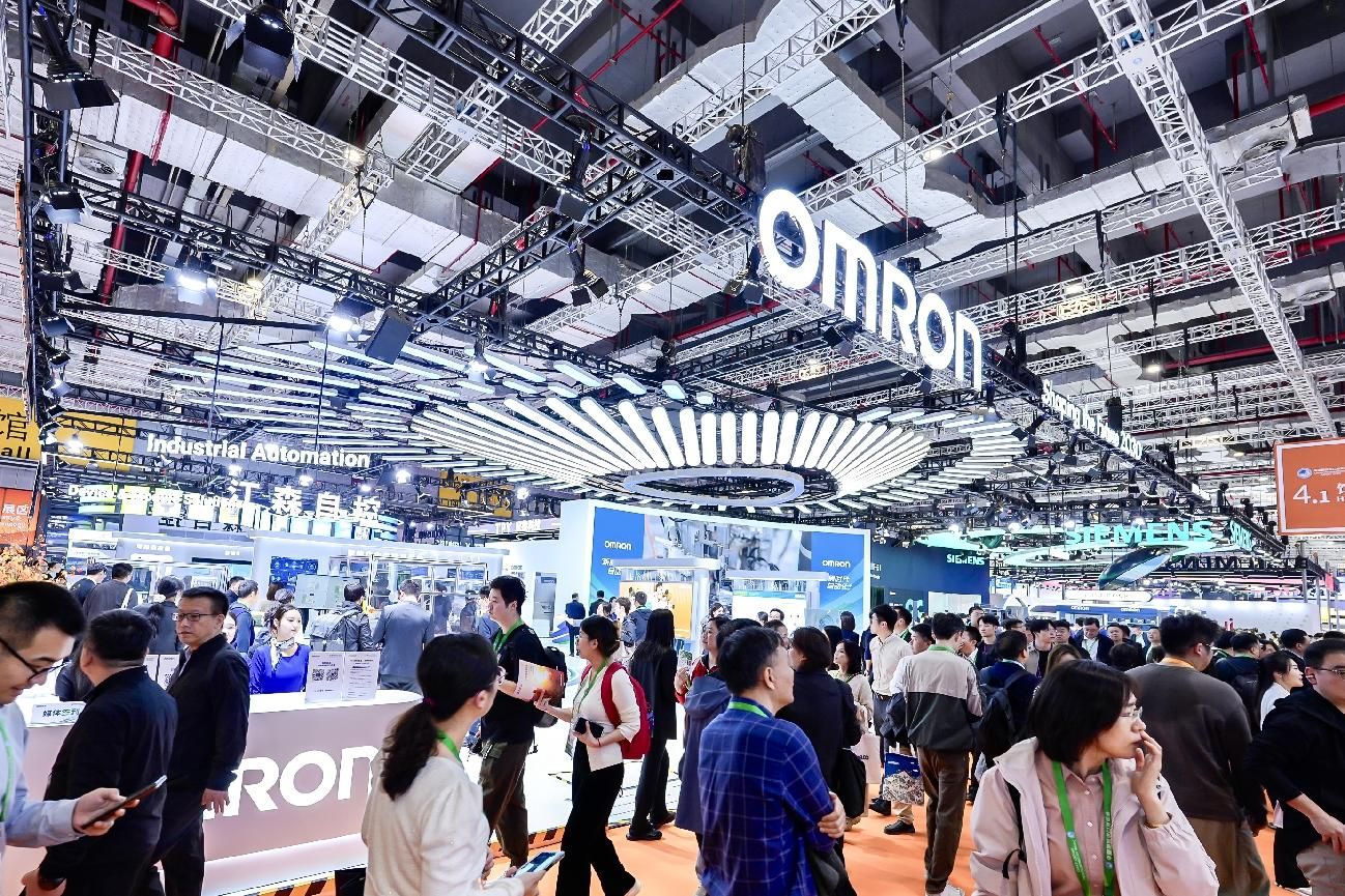 八赴进博共绘“进”彩 欧姆龙以新质时代自动化+共筑价值新生态