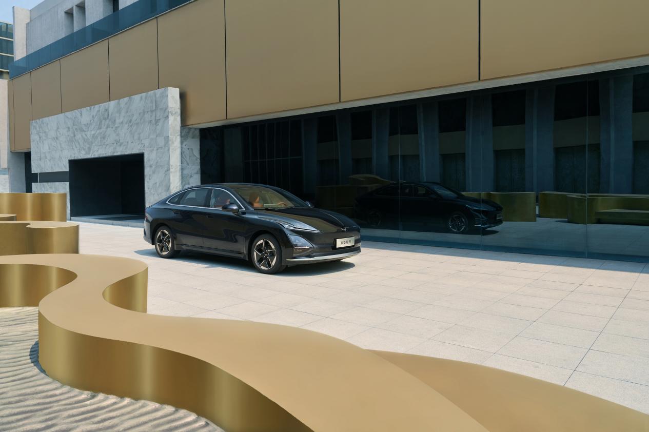 10万级600续航中级轿车 五菱星光2025款正式上市